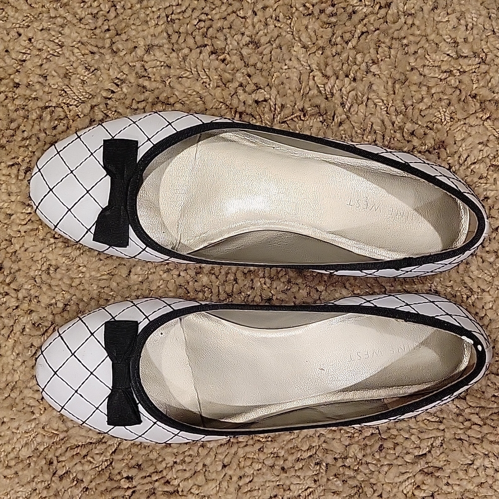 Nine West white & black flats